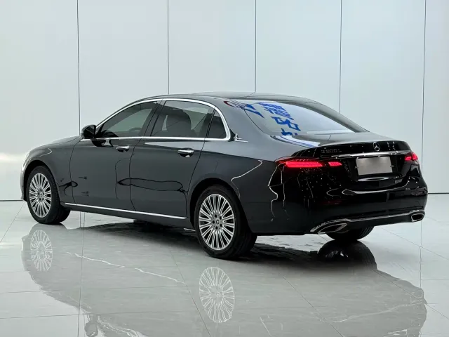 Mercedes-Benz E-Class — Фото автомобиля 13