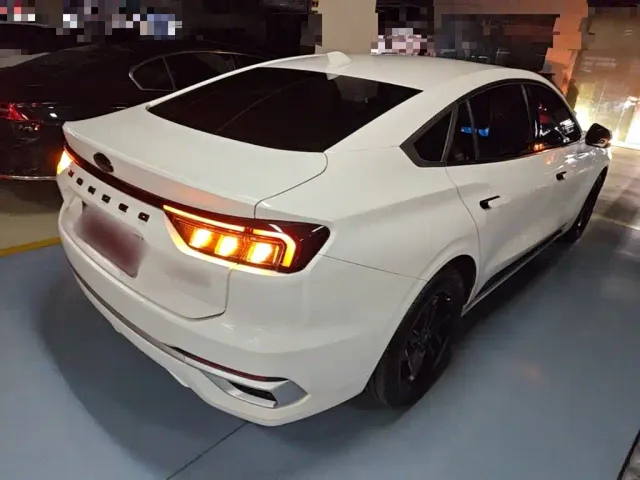Ford Mondeo — Фото автомобиля 6