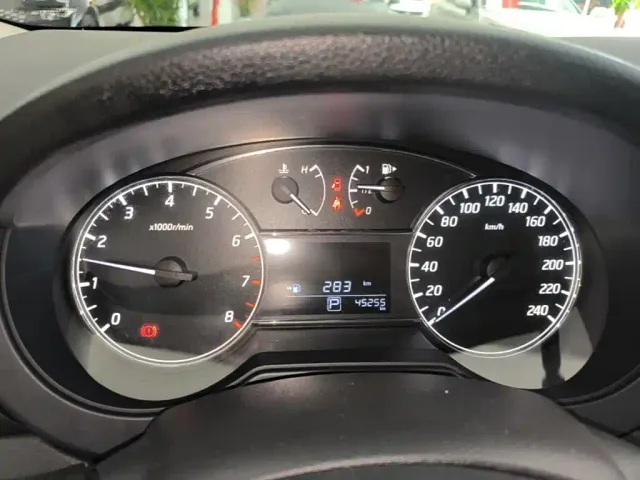 Nissan Tiida — Фото автомобиля 11