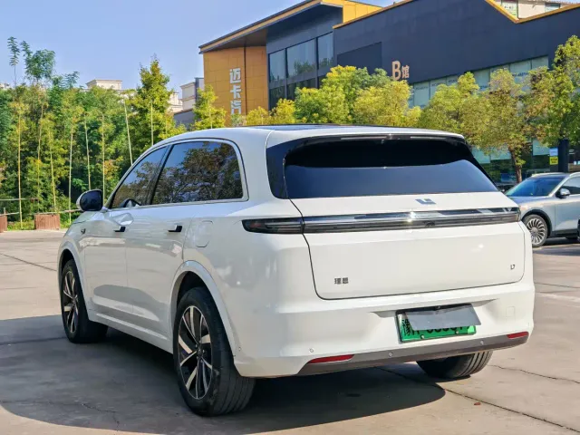 Li Auto L7 — Фото автомобиля 15