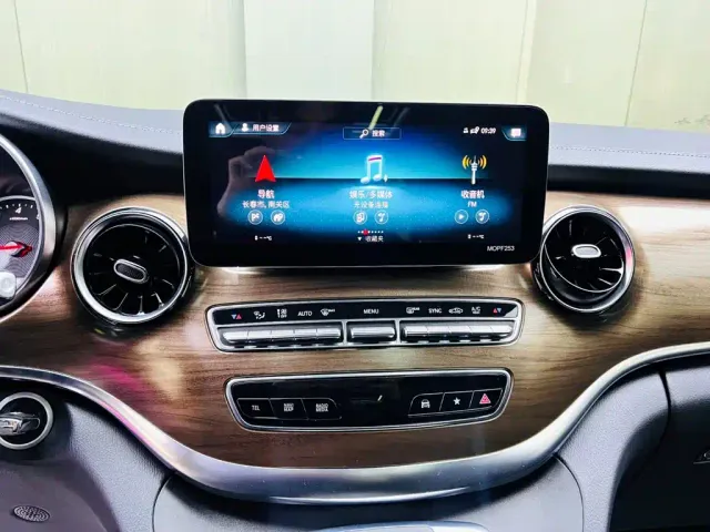 Mercedes-Benz V-Class — Фото автомобиля 13