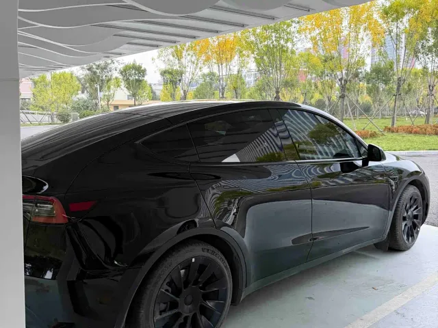 Tesla Model Y — Фото автомобиля 8