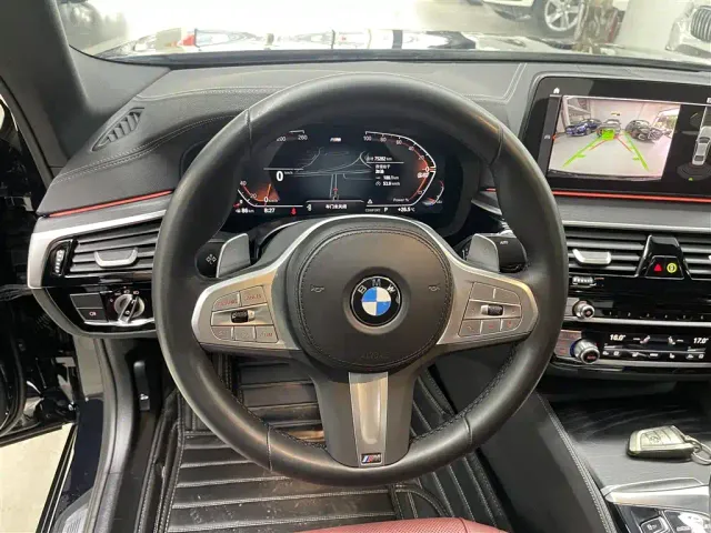 BMW 5 Series — Фото автомобиля 12
