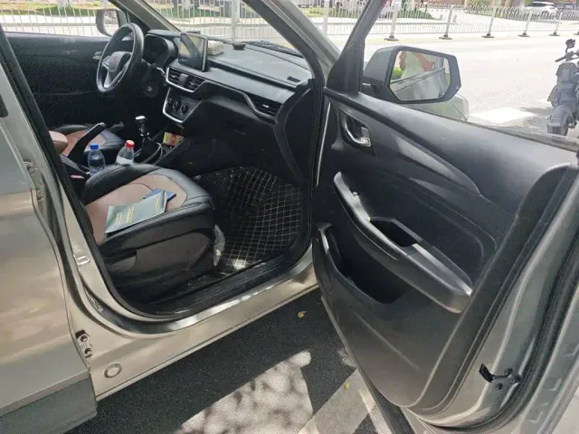 Wuling Hongguang S3 — Фото автомобиля 19