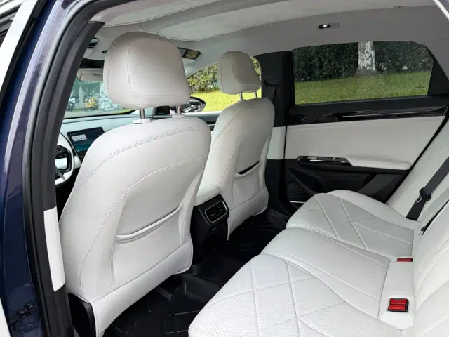 Geely Galaxy L6 — Фото автомобиля 11