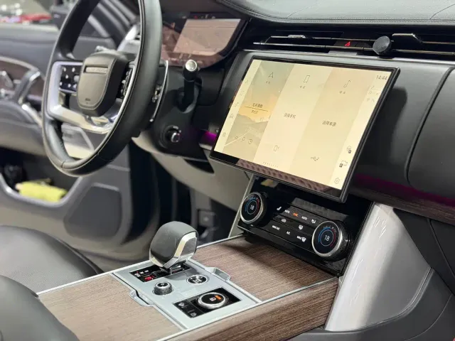 Land Rover Range Rover — Фото автомобиля 11