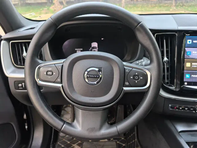 Volvo Volvo XC60 2022 B5 AWD R-Design — Фото автомобиля 7
