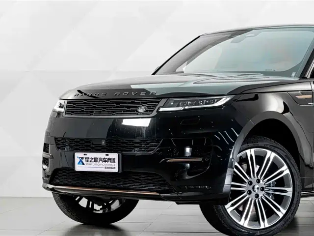 Land Rover Range Rover Sport — Фото автомобиля 3