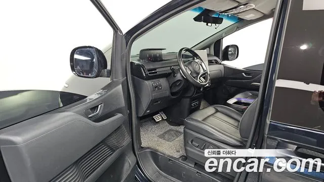 Hyundai Staria Staria Lounge 9 мест — Фото автомобиля 10