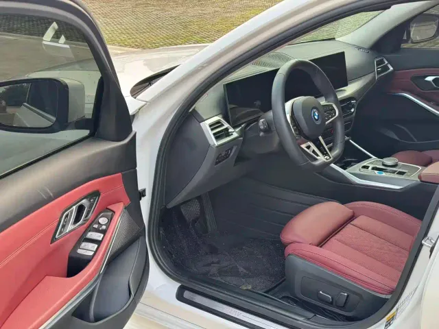 BMW i3 — Фото автомобиля 10