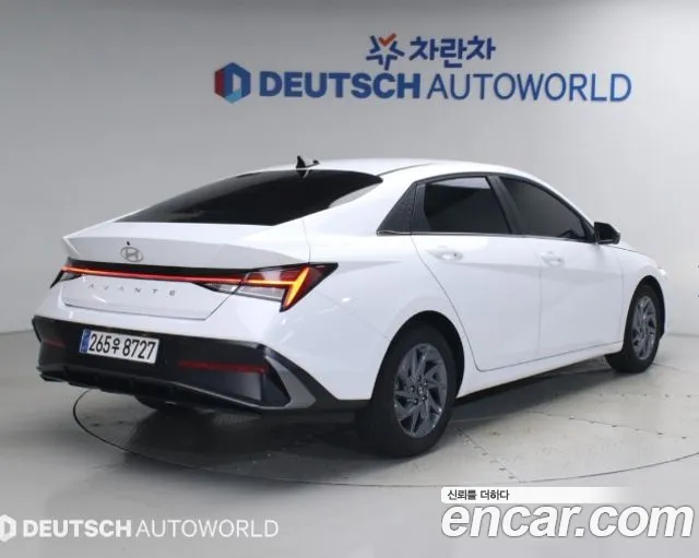 Hyundai Avante CN7 — Фото автомобиля 2