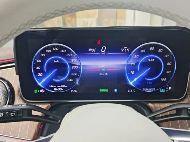Mercedes-Benz EQE SUV — Фото автомобиля 11