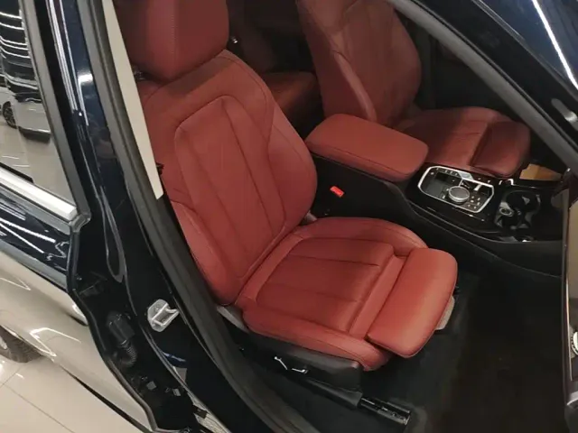 BMW iX3 — Фото автомобиля 24