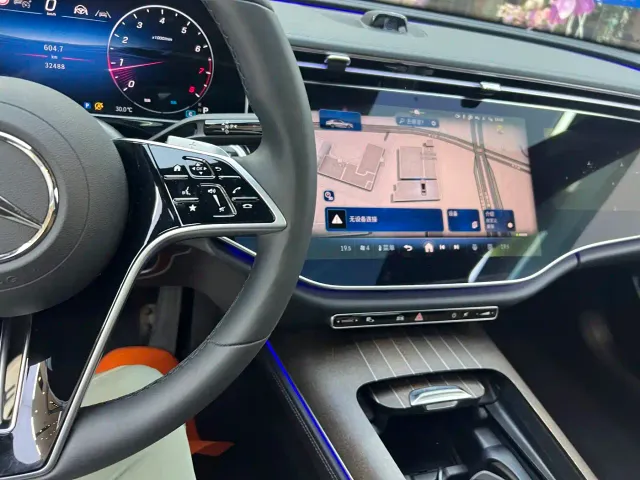 Mercedes-Benz E-Class — Фото автомобиля 17