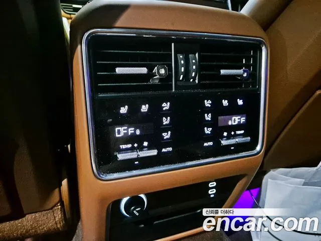 Porsche Cayenne — Фото автомобиля 14