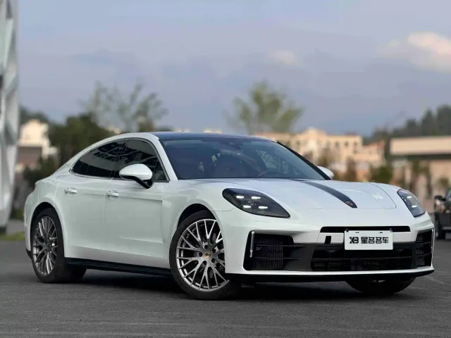Porsche Panamera — Фото автомобиля 3