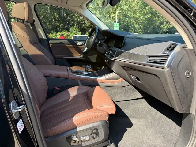 BMW X7 — Фото автомобиля 7