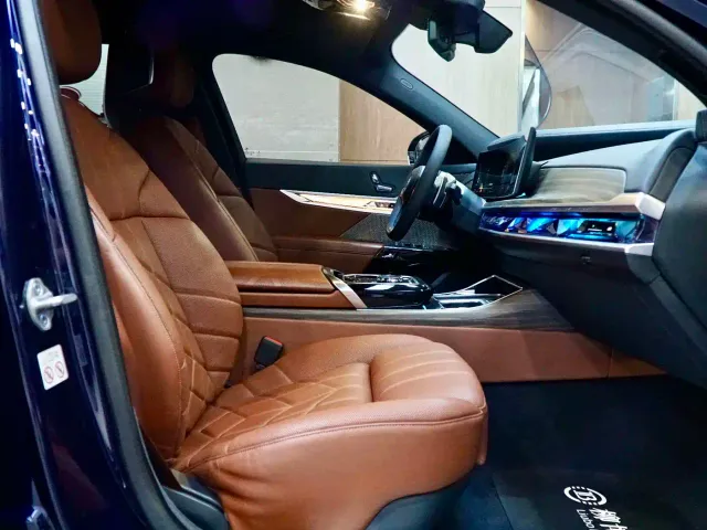 BMW 7 Series — Фото автомобиля 8