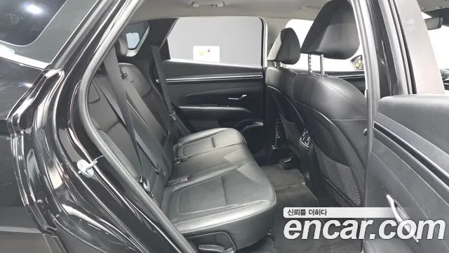 Hyundai Tucson Tucson (NX4) Дизель 2.0 2WD — Фото автомобиля 12