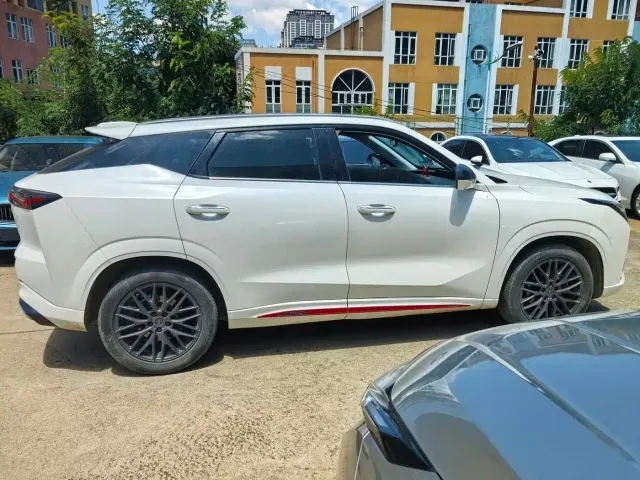 Changan Z6 — Фото автомобиля 13