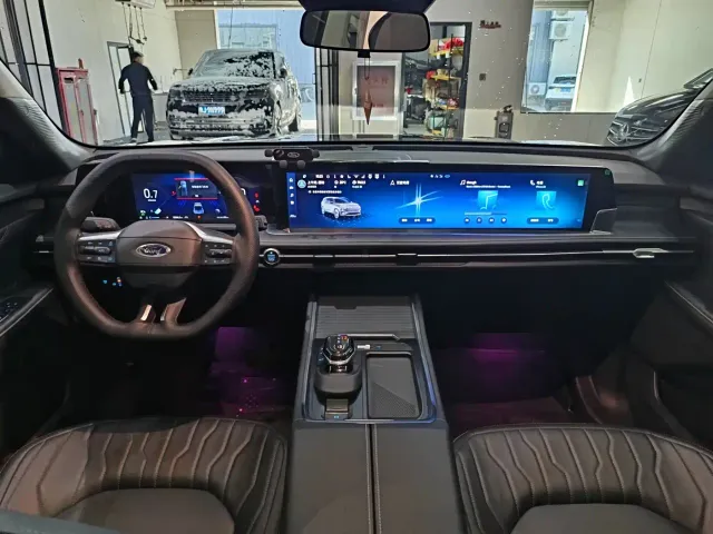 Ford Edge — Фото автомобиля 5