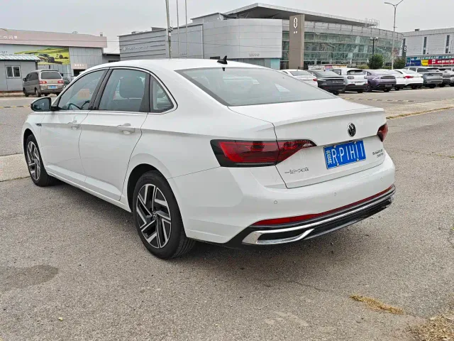 Volkswagen Sagitar — Фото автомобиля 7