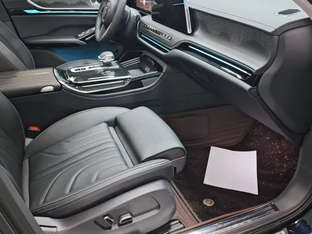 Hongqi H9 — Фото автомобиля 12
