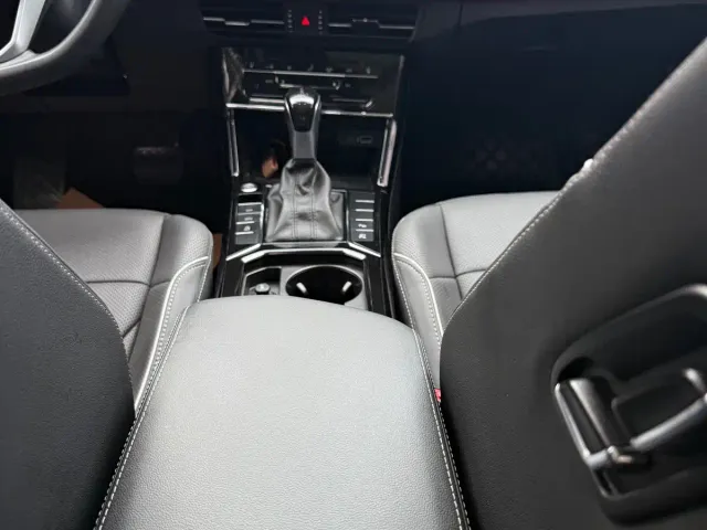 Volkswagen Passat — Фото автомобиля 7