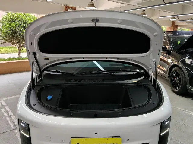 Li Auto i6 — Фото автомобиля 17