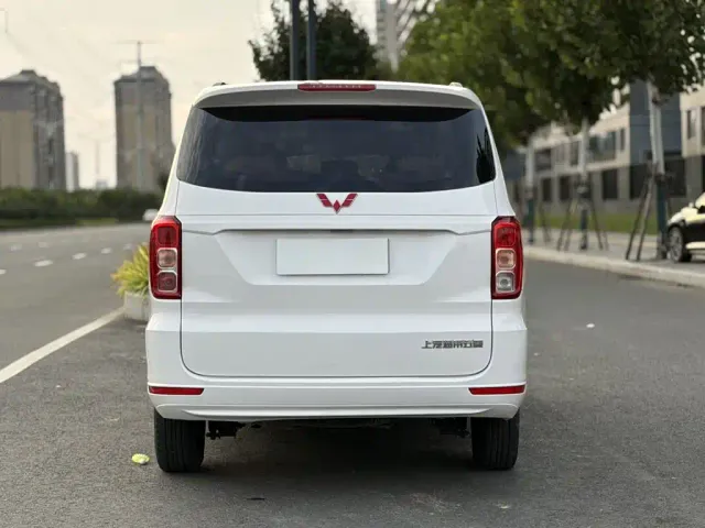 Wuling Hongguang — Фото автомобиля 6