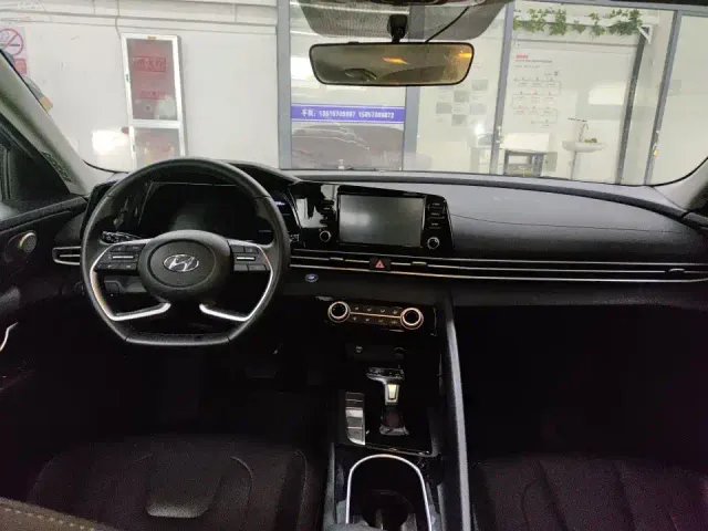 Hyundai Elantra — Фото автомобиля 7
