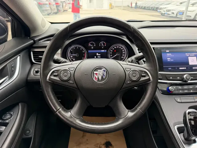 Buick LaCrosse — Фото автомобиля 11