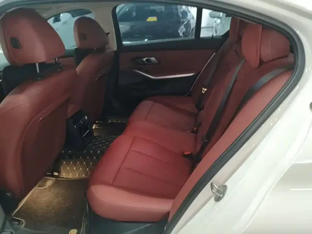 BMW 3 Series — Фото автомобиля 16