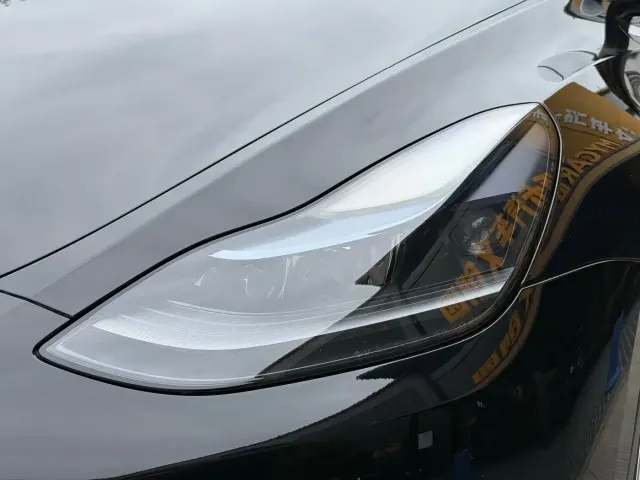 Tesla Model Y — Фото автомобиля 29