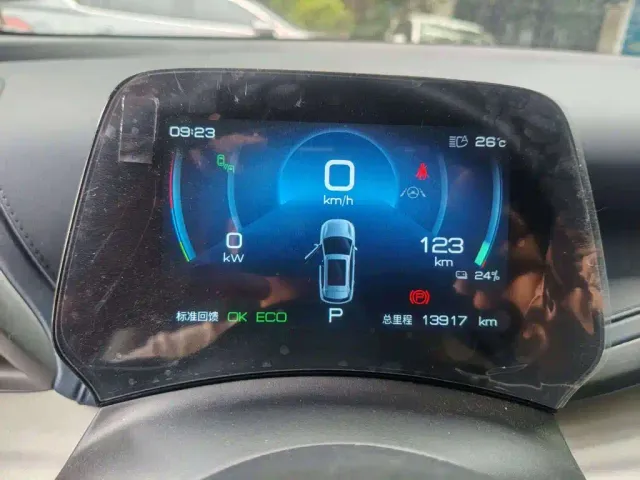 BYD Yuan PLUS — Фото автомобиля 6
