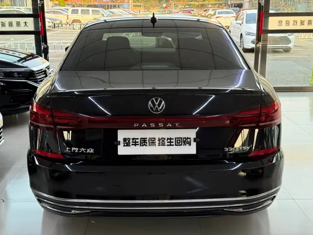 Volkswagen Passat — Фото автомобиля 12
