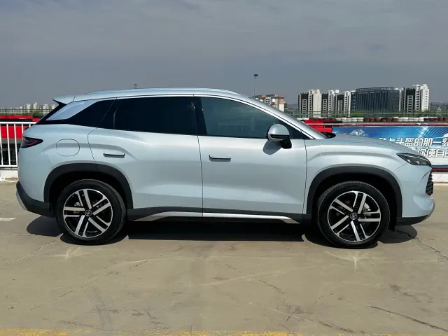 BYD Song L DM-i — Фото автомобиля 4