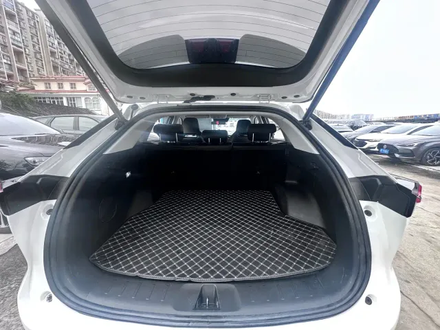 Changan Z6 — Фото автомобиля 13