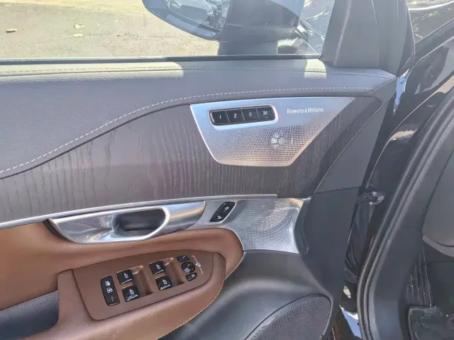 Volvo XC90 — Фото автомобиля 7