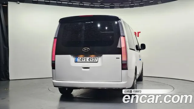 Hyundai Staria Staria 4WD Lounge 7 мест — Фото автомобиля 4