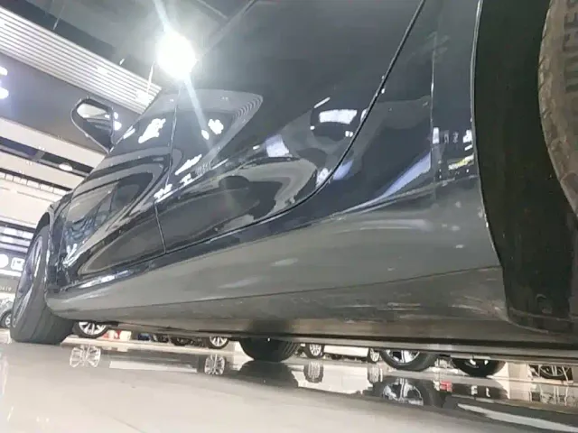 Tesla Model 3 — Фото автомобиля 21