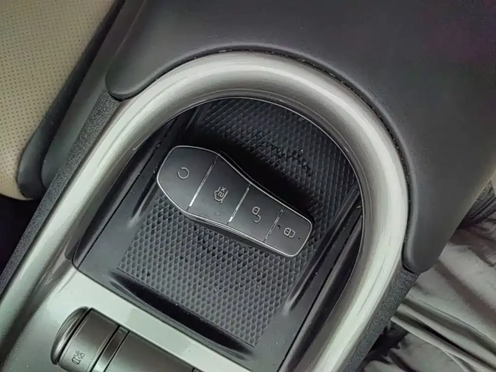 BYD Dolphin 2023 420km Fashion Edition — Фото автомобиля 8