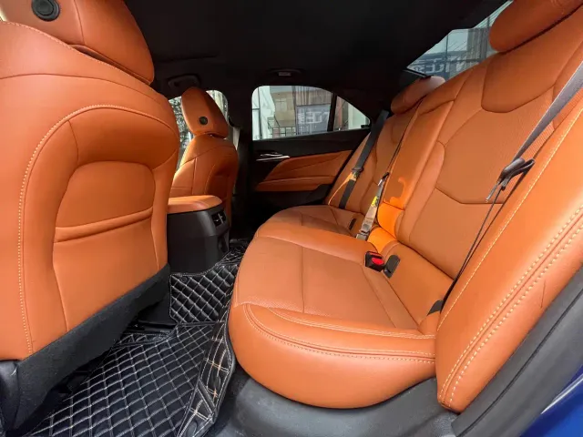 Cadillac CT4 — Фото автомобиля 12