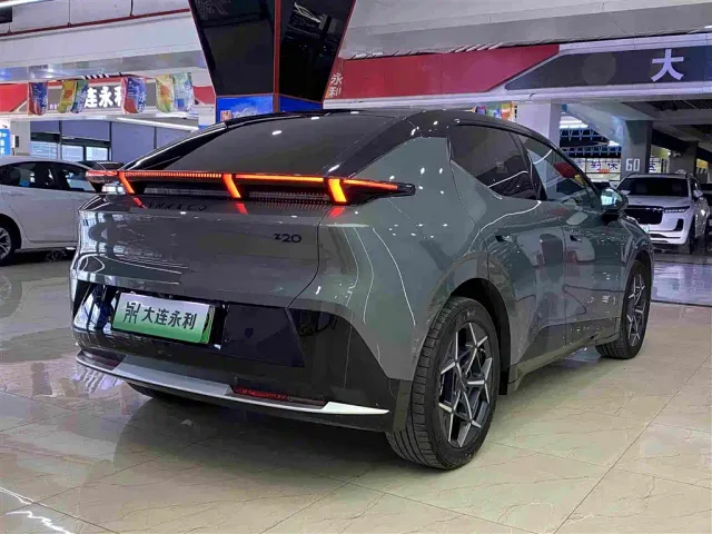 Lynk & Co Z20 — Фото автомобиля 17