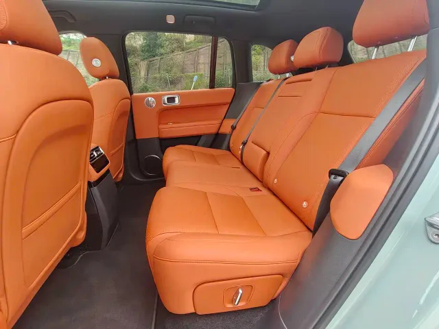 Li Auto L6 — Фото автомобиля 14