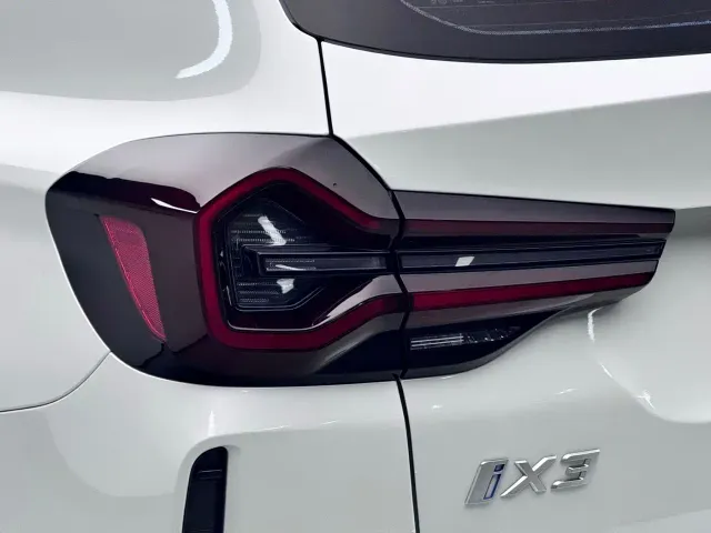BMW iX3 — Фото автомобиля 19