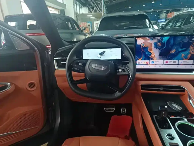 Geely Boyue — Фото автомобиля 10