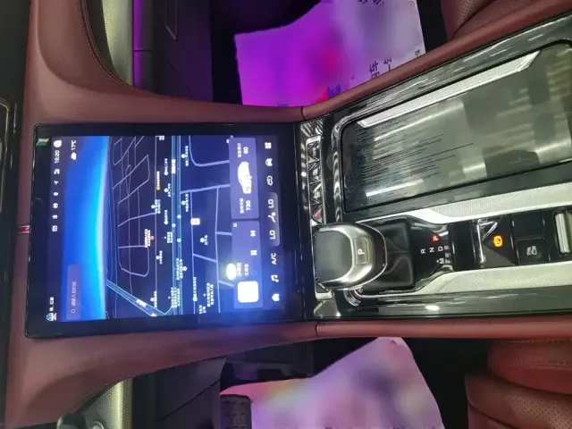 Hongqi H5 — Фото автомобиля 10