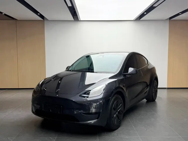 Фотография автомобиля — Tesla Model Y