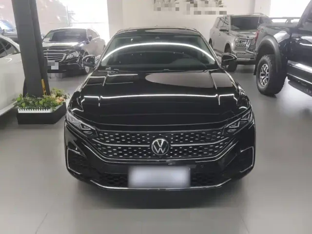 Volkswagen Passat — Фото автомобиля 2